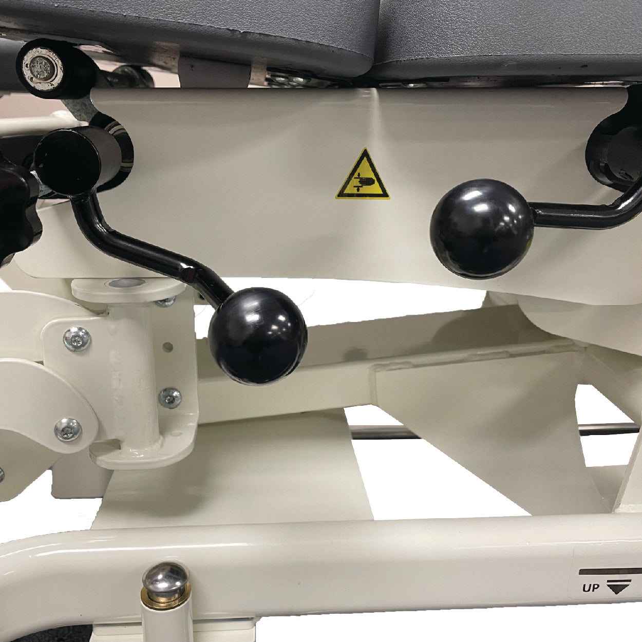 FA 200 Series Electrical Hi Lo Chiropractors Table